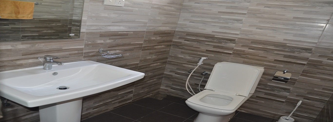 Clean and top quality fitted bathrooms with hot water - all en-suite